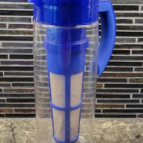TEAVANA ICED TEA FLAVORED WATER PITCHER 66 OZ. VINTAGE ROYAL BLUE MADE IN USA - Picture 3 of 14